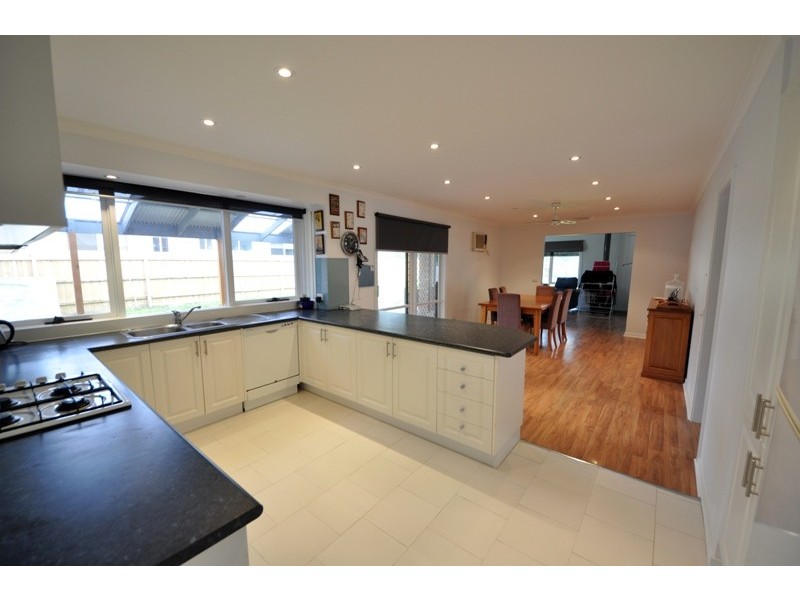 36 Railway Avenue, Bunyip VIC 3815