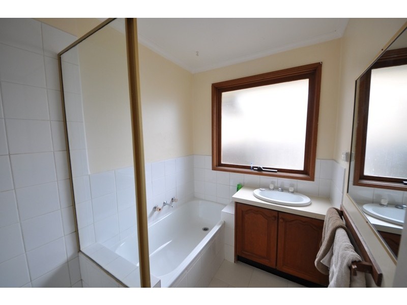 36 Railway Avenue, Bunyip VIC 3815