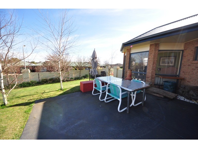 1 Oak Court, Warragul VIC 3820