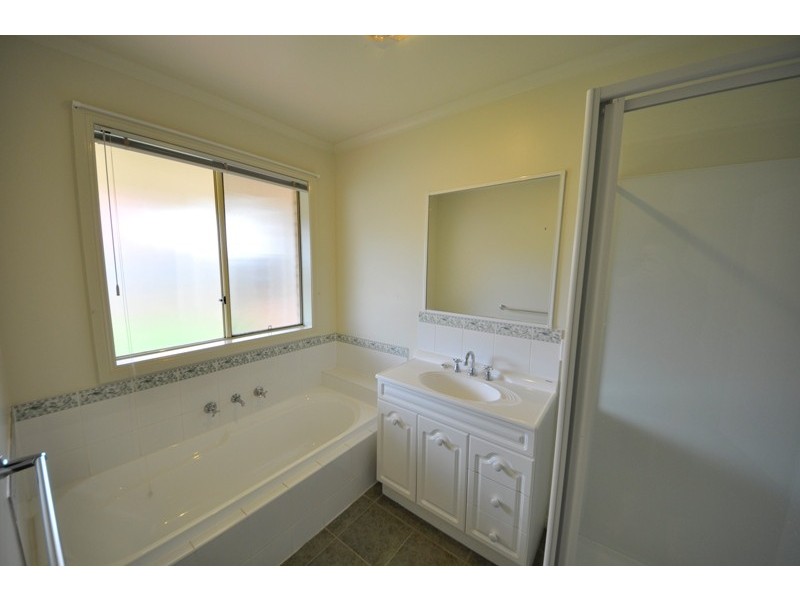 9 Bell Park Close, Warragul VIC 3820