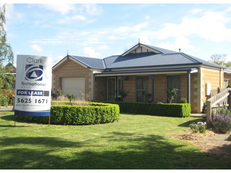 4 Rees Close, Drouin VIC 3818