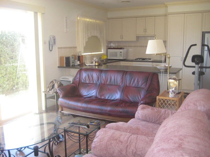 4 Rees Close, Drouin VIC 3818