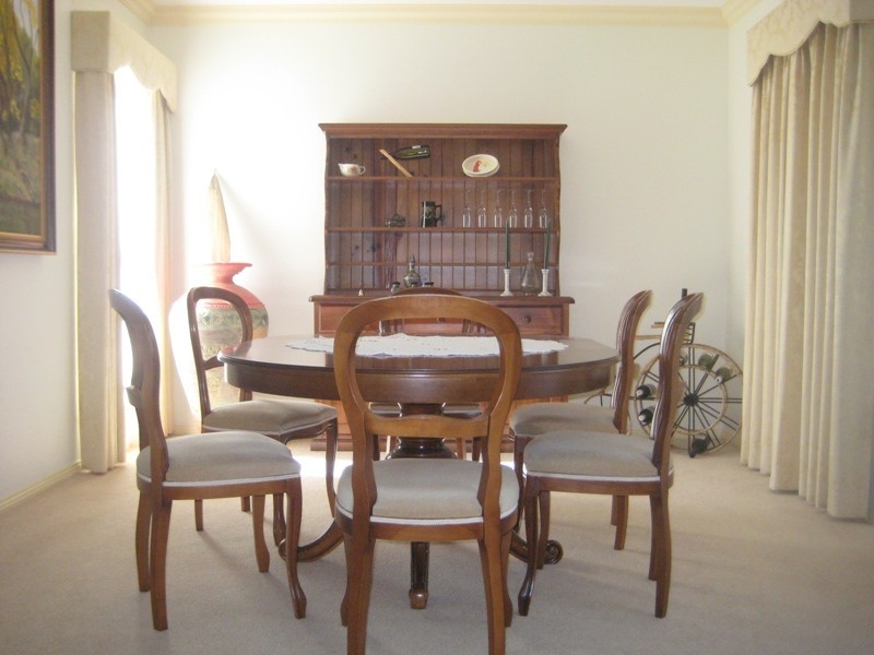 4 Rees Close, Drouin VIC 3818