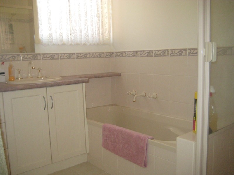 4 Rees Close, Drouin VIC 3818