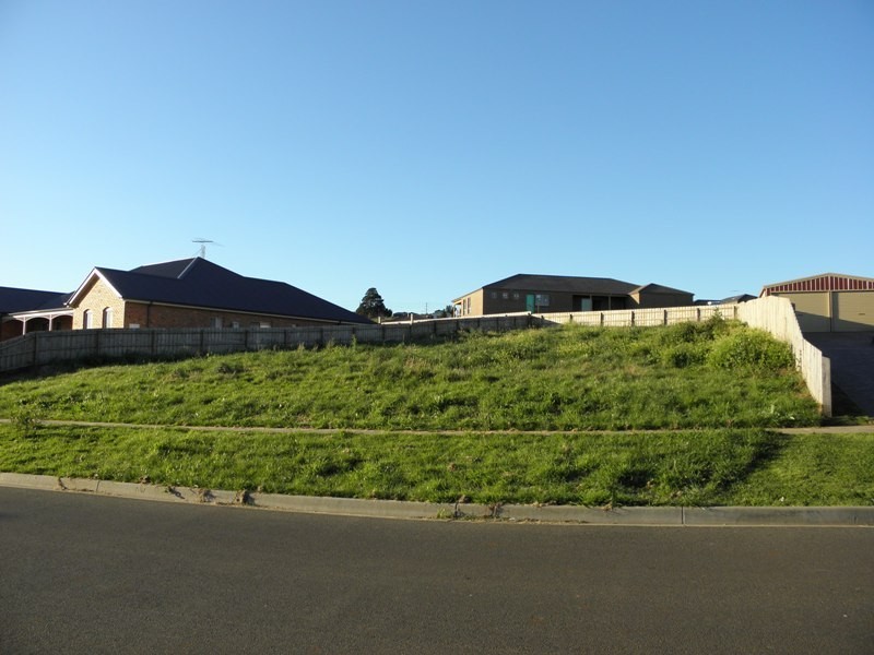 63 Dawson Drive, Warragul VIC 3820