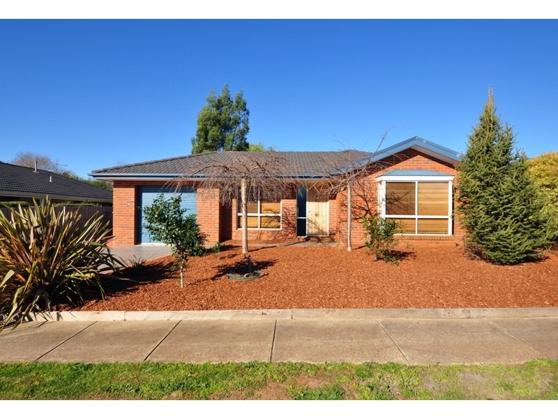 18 Grandview Close, Athlone VIC 3818