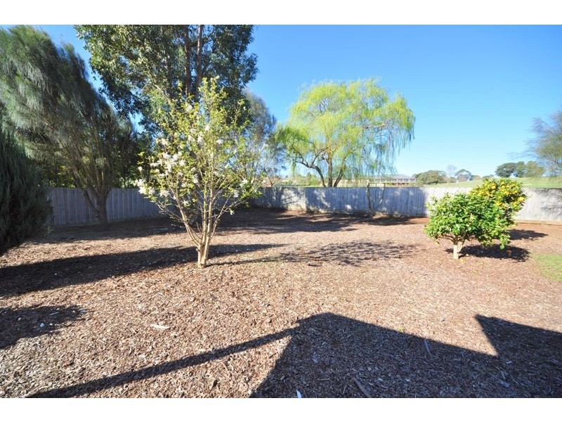 18 Grandview Close, Athlone VIC 3818