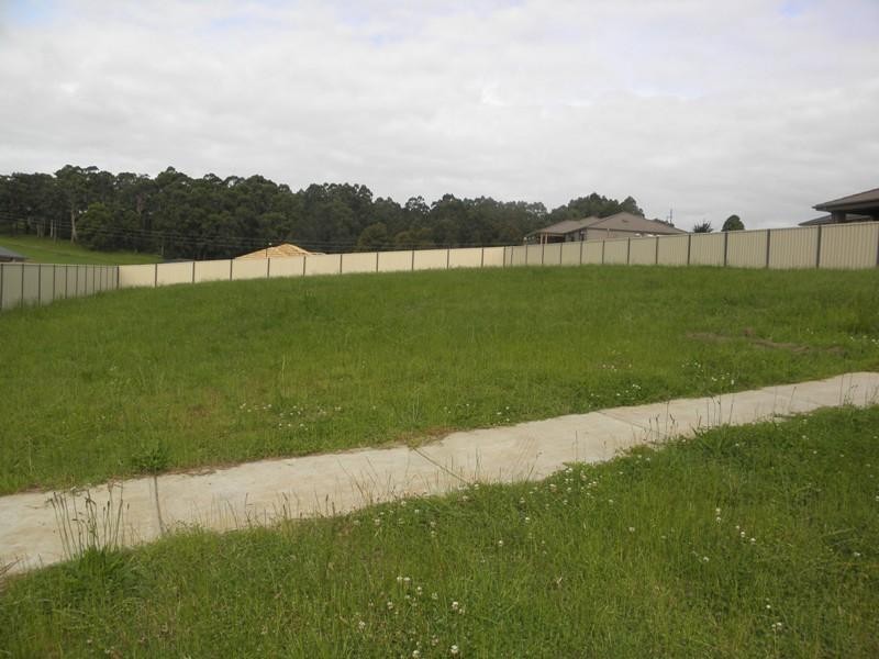 4 Crystal Court, Drouin VIC 3818