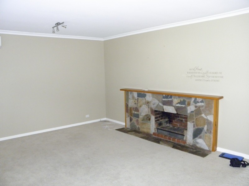 11 Paterson Street, Drouin East VIC 3818