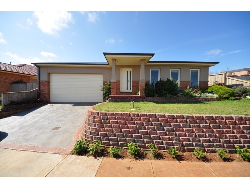 3 Shae Crescent, Drouin VIC 3818