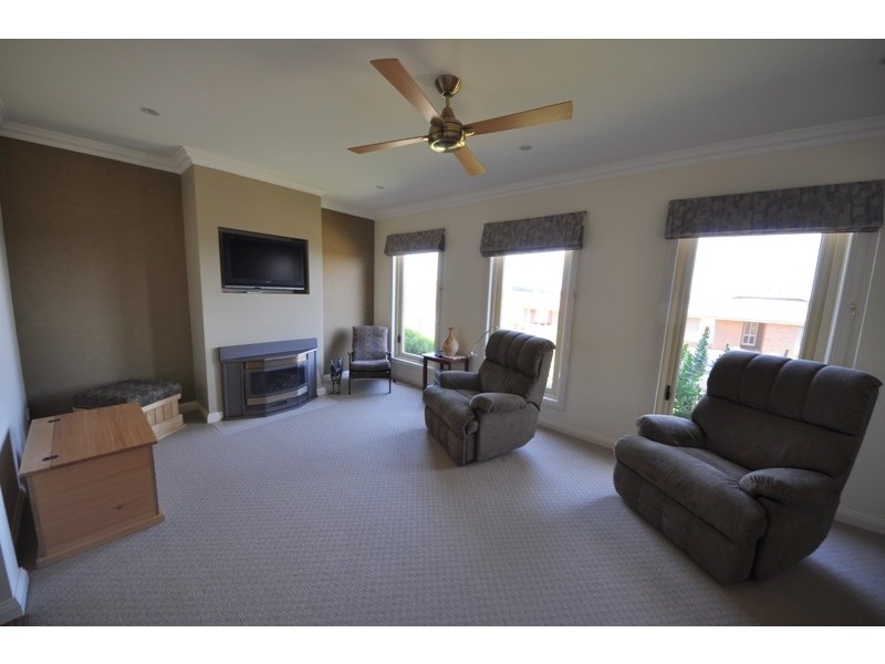 3 Shae Crescent, Drouin VIC 3818