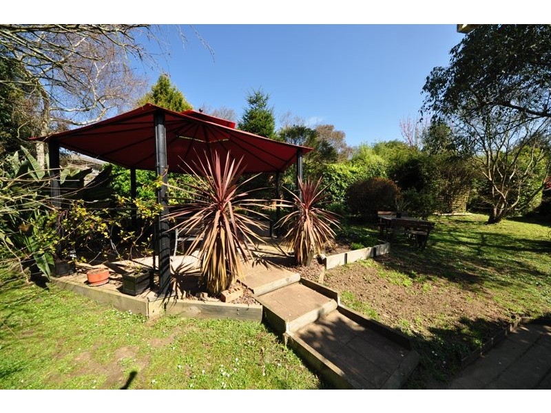 11 McCulloch Avenue, Warragul VIC 3820