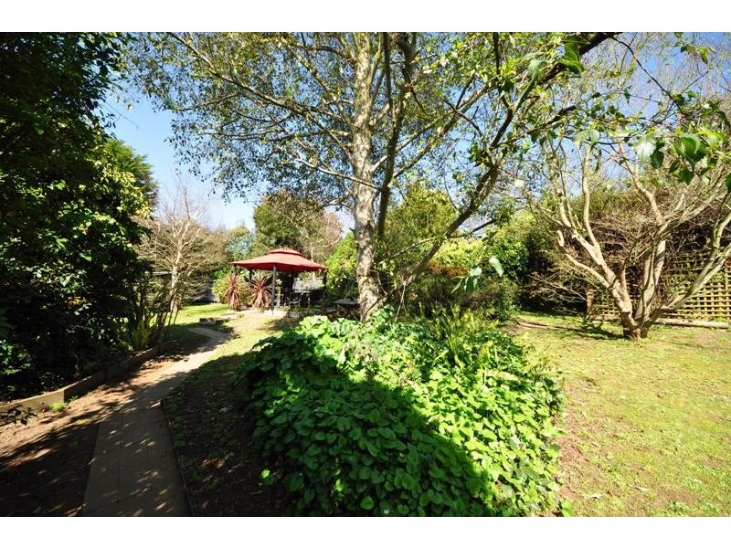 11 McCulloch Avenue, Warragul VIC 3820