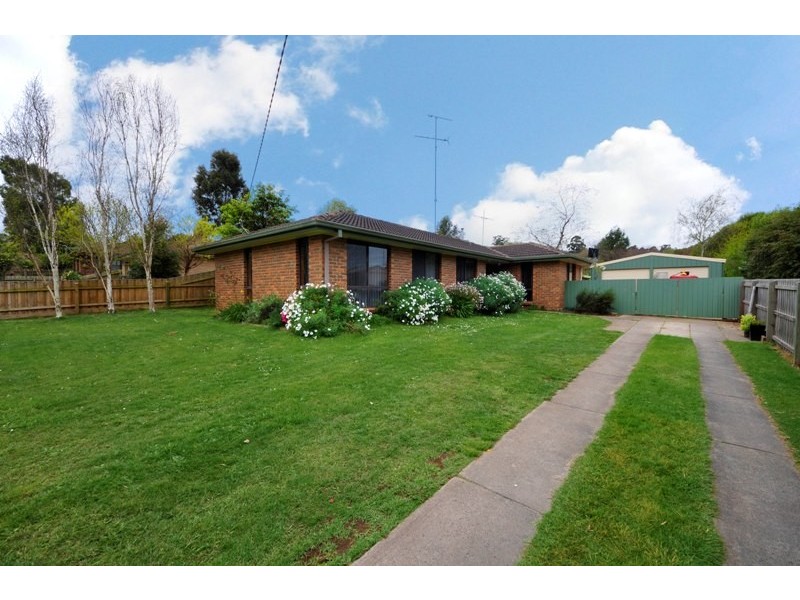 24 Boronia Street, Drouin VIC 3818