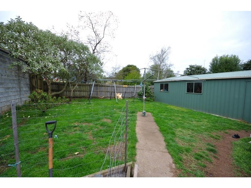 24 Boronia Street, Drouin VIC 3818