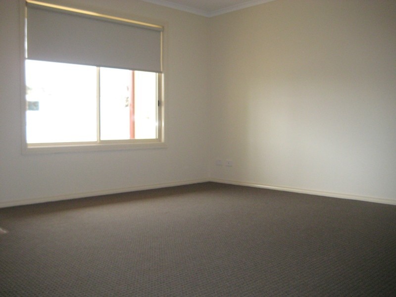 1/19 Kraft Crescent, Drouin VIC 3818