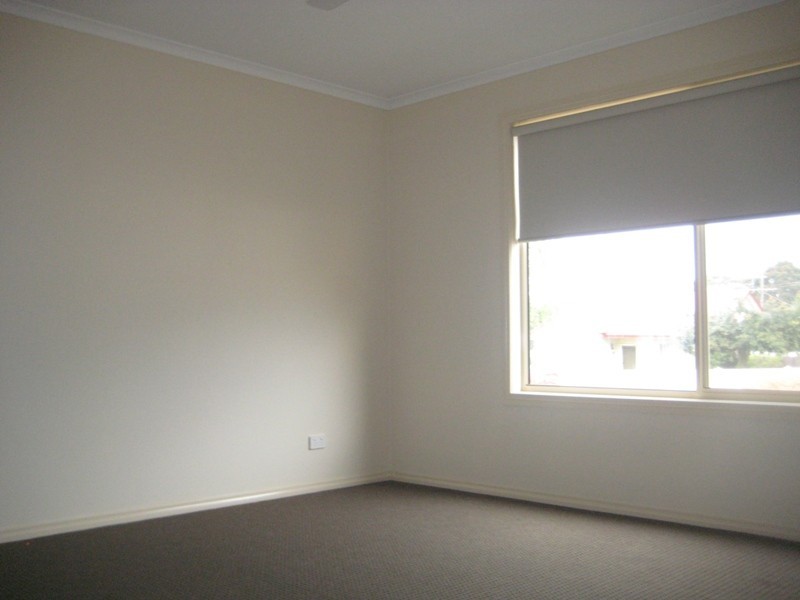 1/19 Kraft Crescent, Drouin VIC 3818