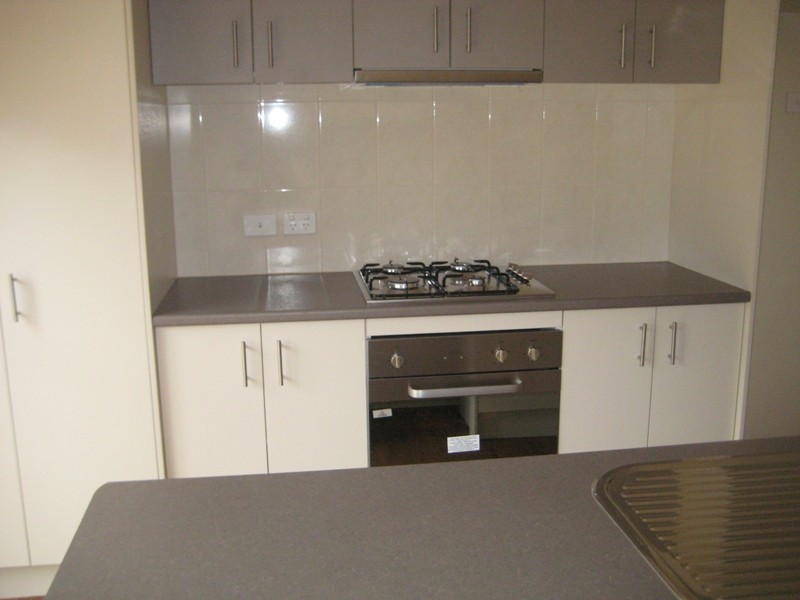 2/19 Kraft Crescent, Drouin VIC 3818