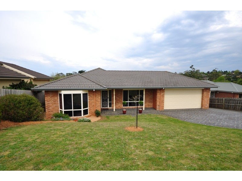 9 Cherrywood Place, Warragul VIC 3820