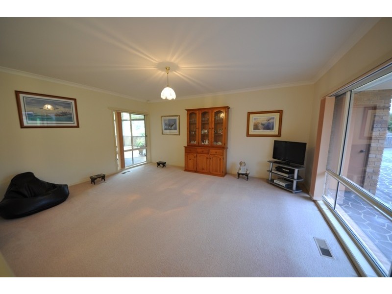 9 Cherrywood Place, Warragul VIC 3820