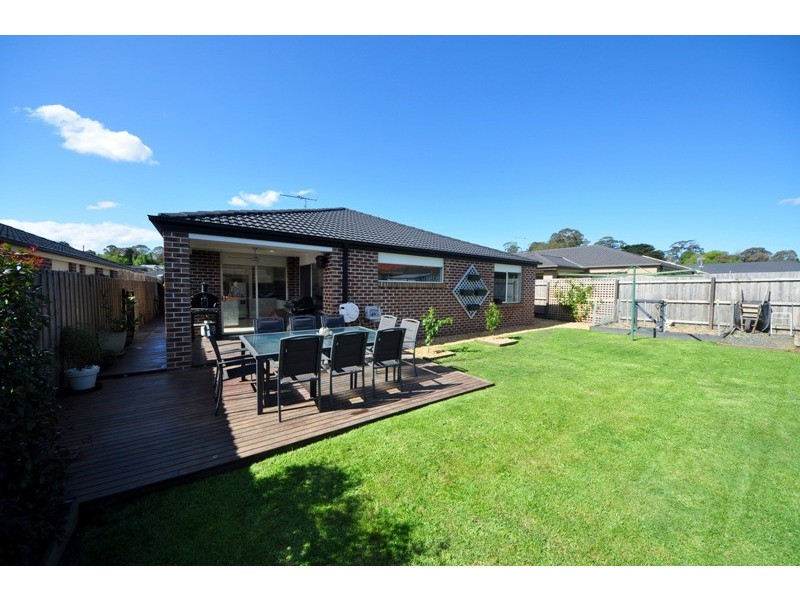 23 Rivendale Crescent, Drouin VIC 3818