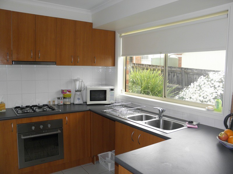 2/2 Cameron Court, Drouin VIC 3818