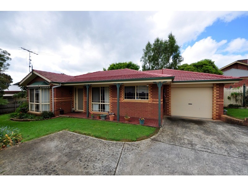 2/17 Grant Street, Drouin VIC 3818