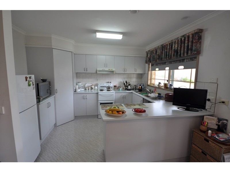 2/17 Grant Street, Drouin VIC 3818