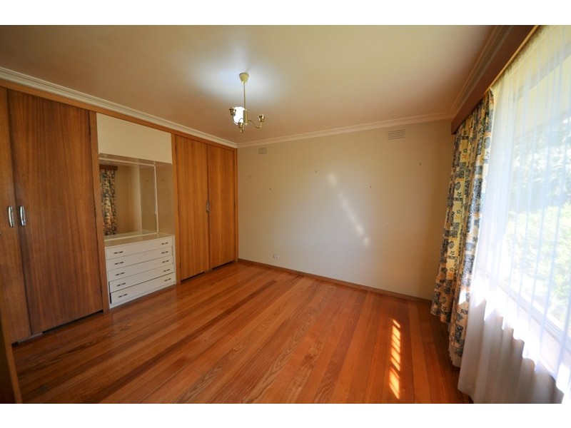 8 Lincoln Street, Warragul VIC 3820