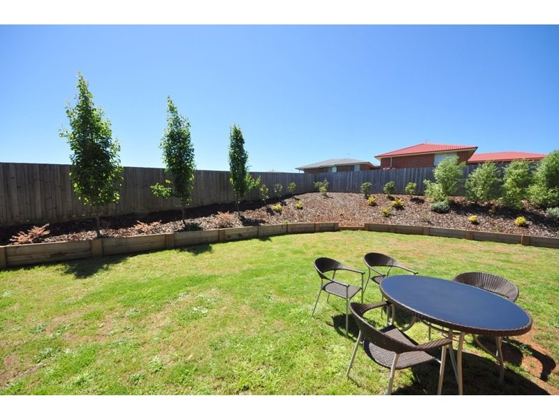 3 Eden Place,, Drouin VIC 3818