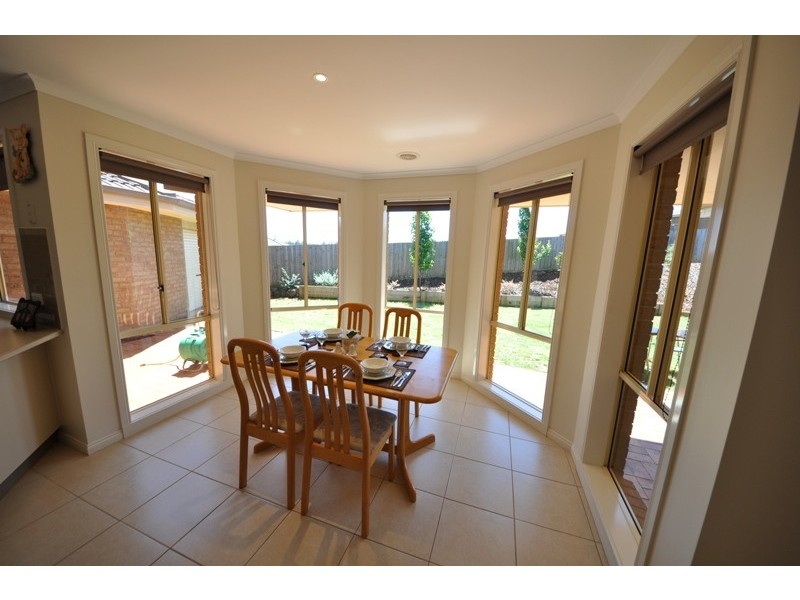 3 Eden Place,, Drouin VIC 3818