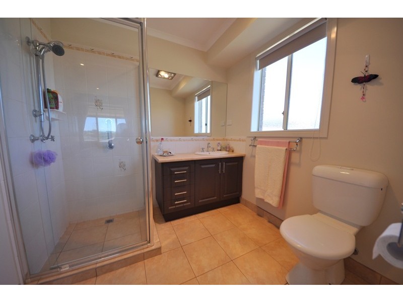 3 Eden Place,, Drouin VIC 3818