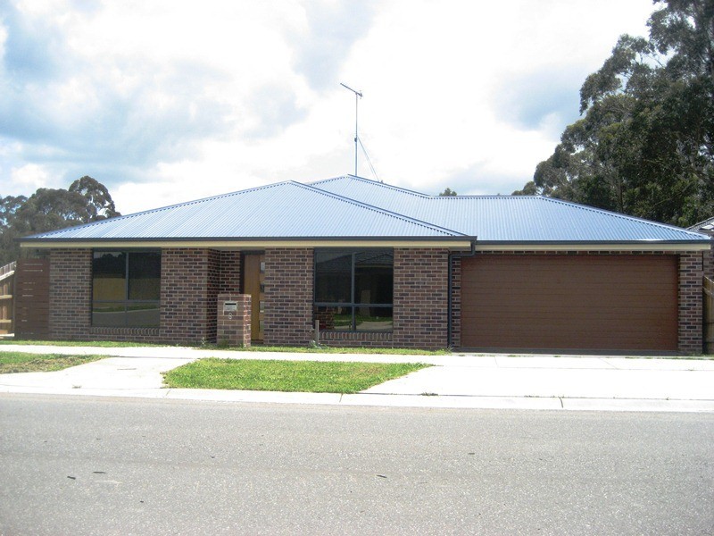 8 Miller Close, Drouin VIC 3818