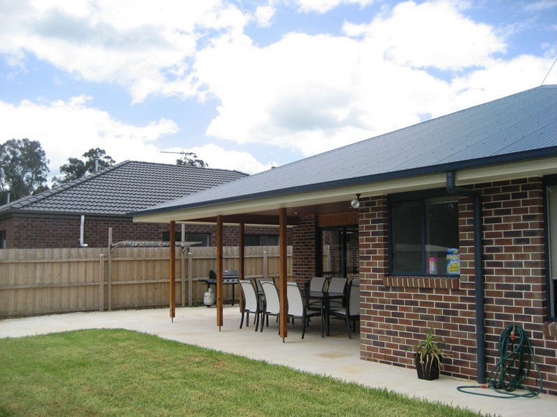 8 Miller Close, Drouin VIC 3818