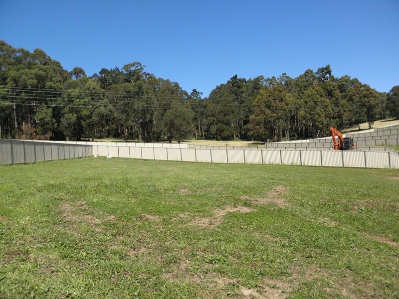 7 Valleyview Grove, Drouin VIC 3818