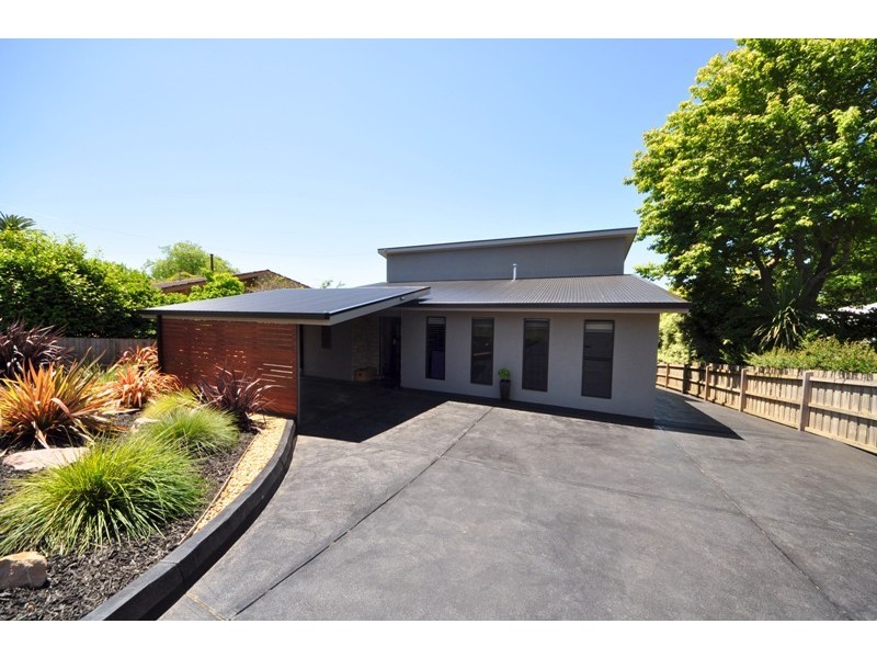 6 Highclere Street, Warragul VIC 3820