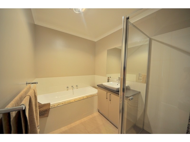 6 Highclere Street, Warragul VIC 3820
