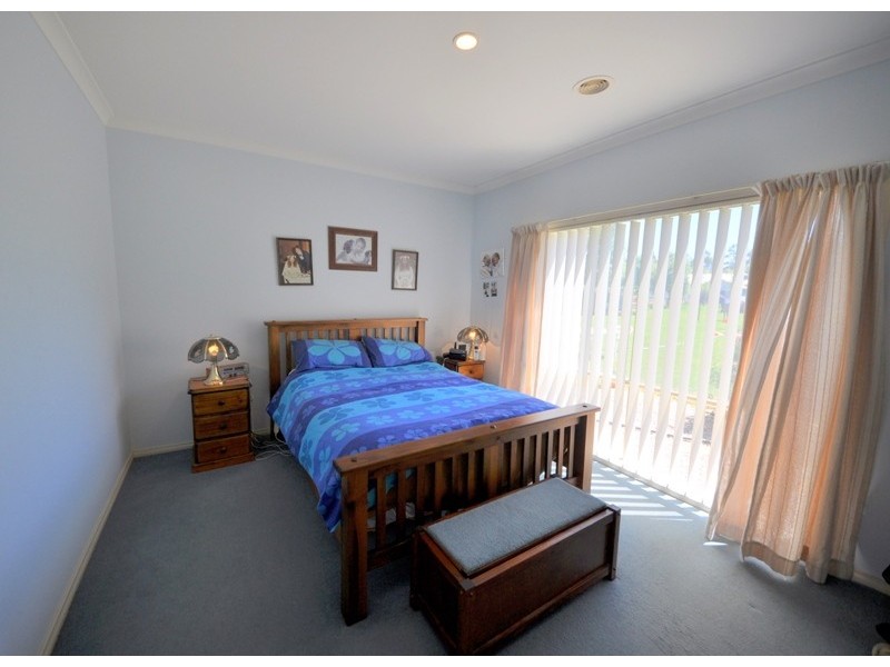 1/15 Fairway Drive, Drouin VIC 3818