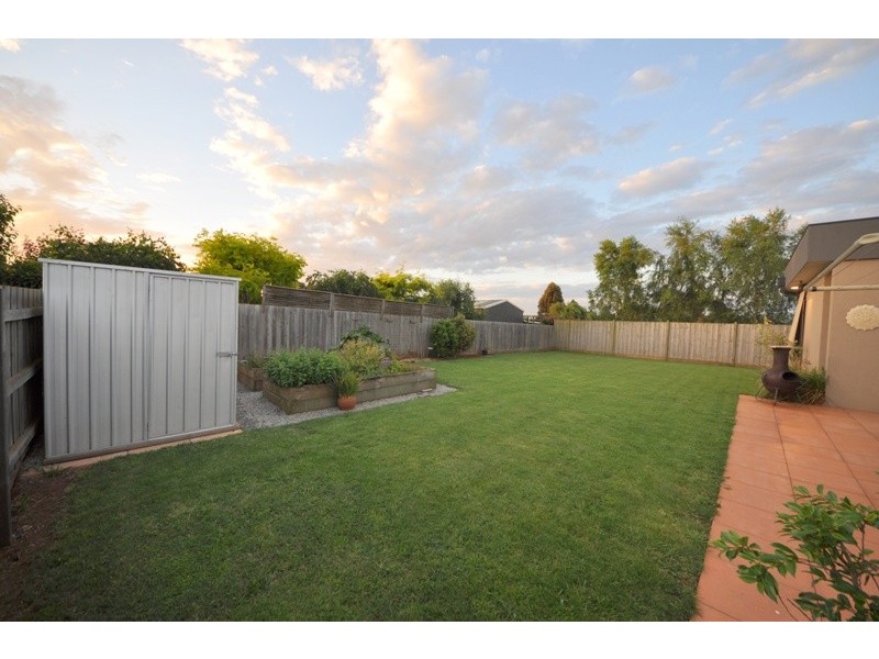 19 Cypress Court, Drouin VIC 3818