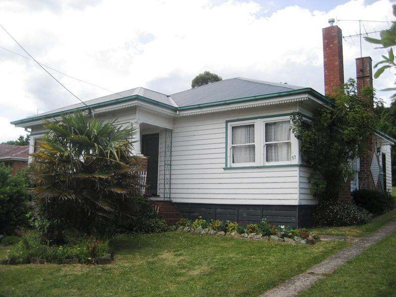 37 Church Street, Drouin VIC 3818