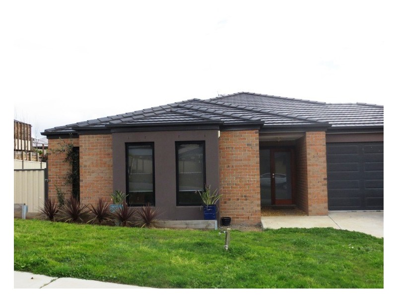 20 Mineral Court, Drouin VIC 3818