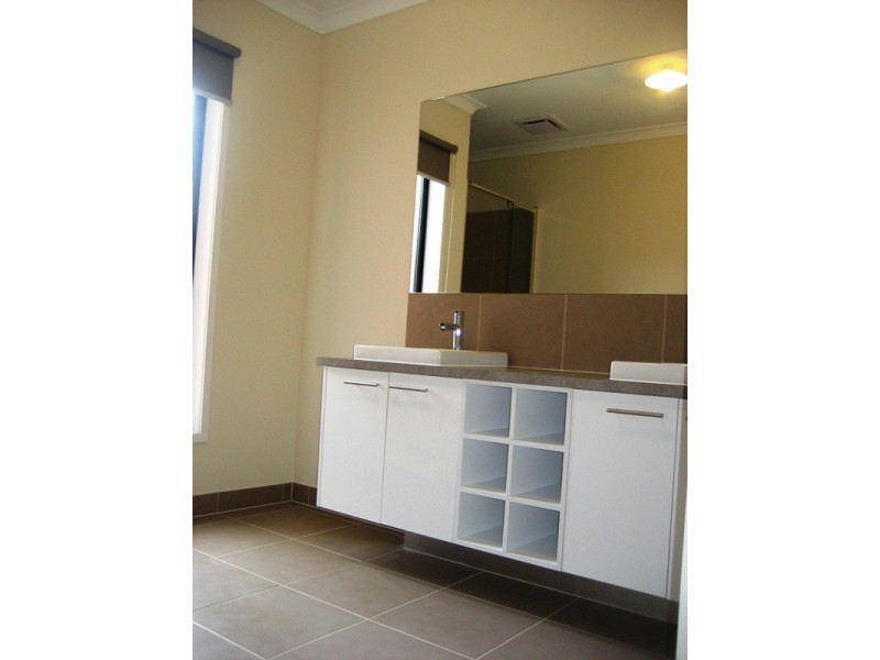 20 Mineral Court, Drouin VIC 3818