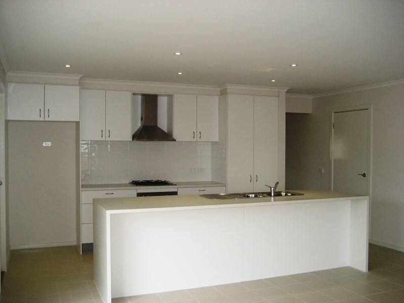 82 Cook Street, Drouin VIC 3818