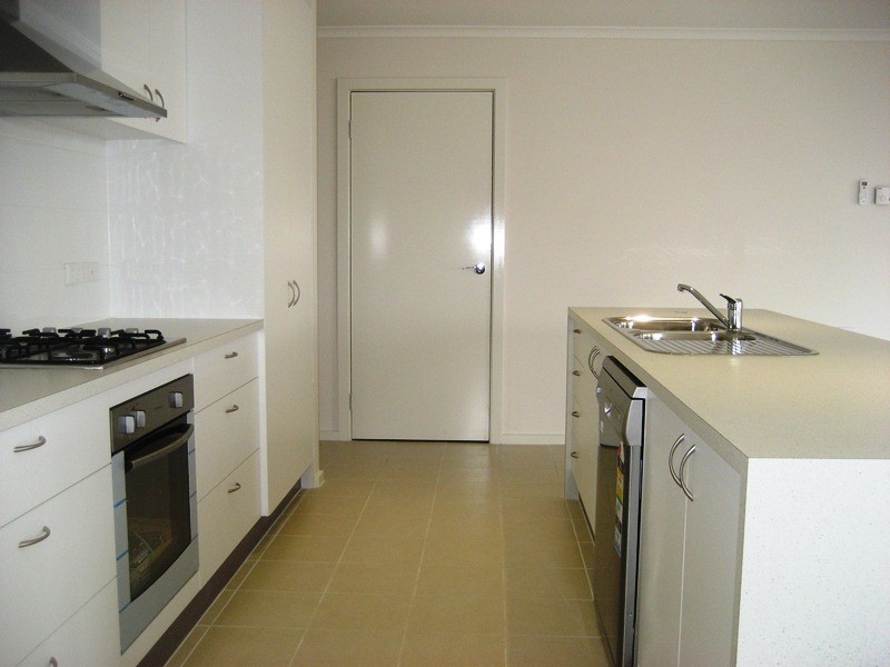 82 Cook Street, Drouin VIC 3818