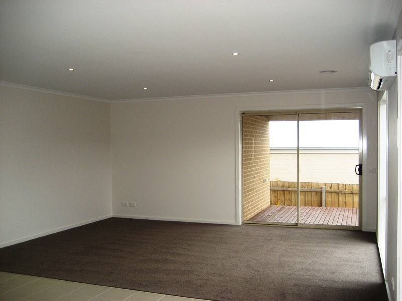 82 Cook Street, Drouin VIC 3818