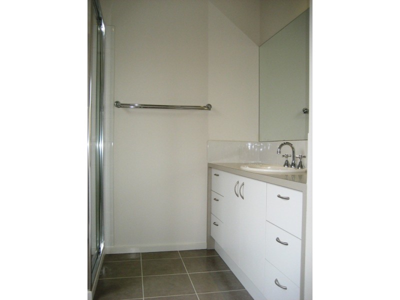 82 Cook Street, Drouin VIC 3818