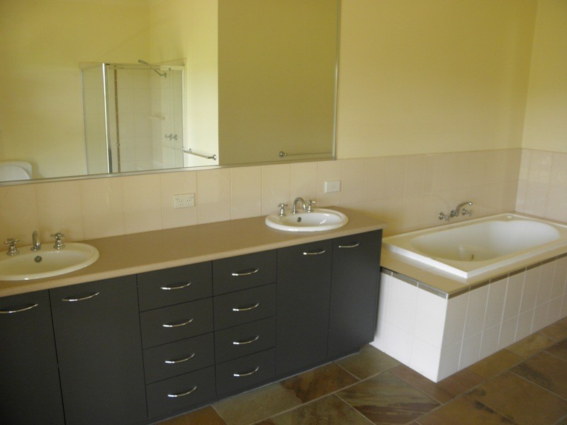 84 Dawson Track, Nilma North VIC 3821