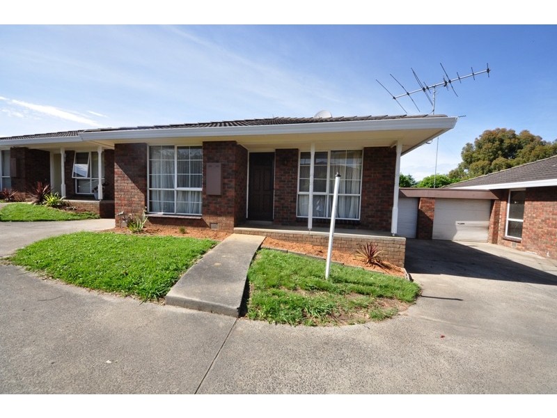 2/18 Darnum Street, Drouin VIC 3818