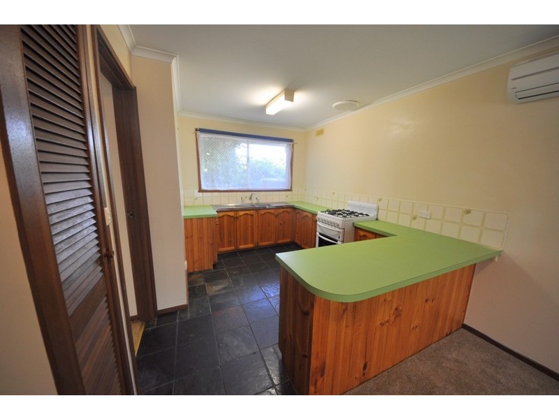 2/18 Darnum Street, Drouin VIC 3818