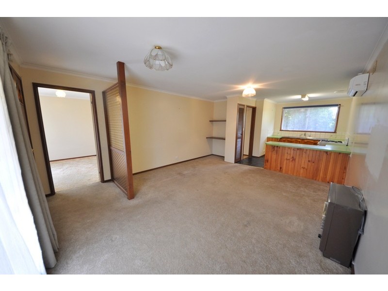 2/18 Darnum Street, Drouin VIC 3818